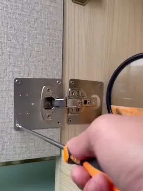 柜門壞了不著急,試試這個不銹鋼合頁修復(fù)板,輕松修好,比原來更結(jié)實(shí) 合頁修復(fù)